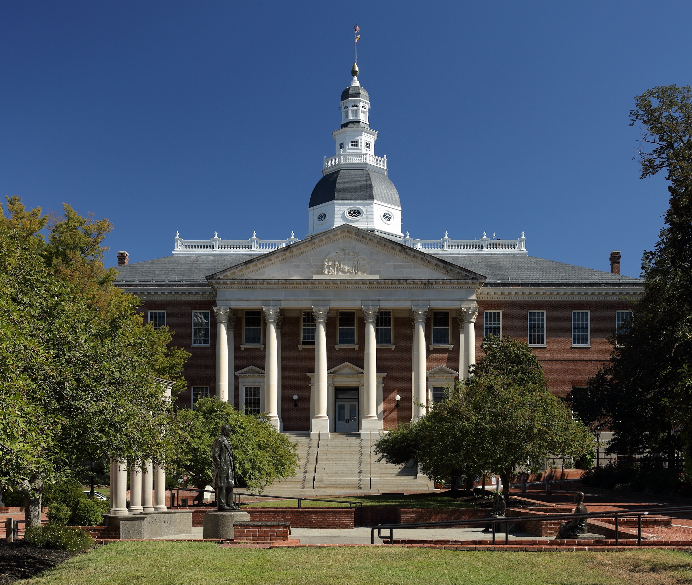 Maryland State House from College Avenue in Annapolis, Maryland